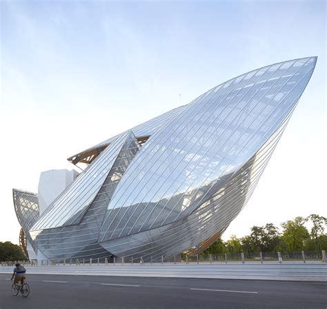 metro sablons fondation louis vuitton|louis vuitton metro station.